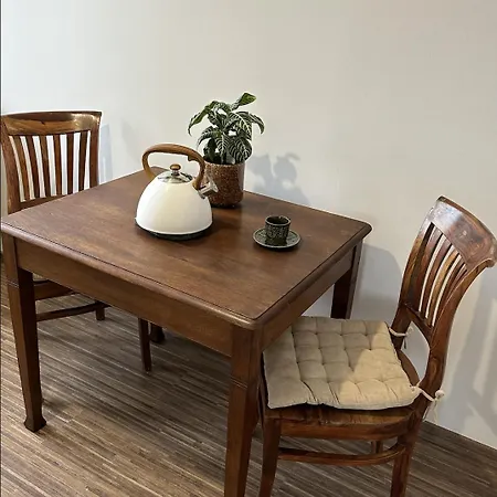 Cozy In A Historic Building - Free Parking Appartement *
