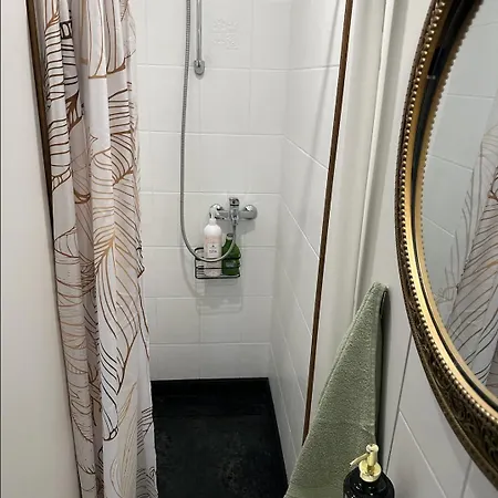Cozy In A Historic Building - Free Parking *